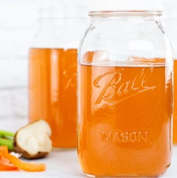 instant pot vegetable broth from kitchen scraps in mason jars